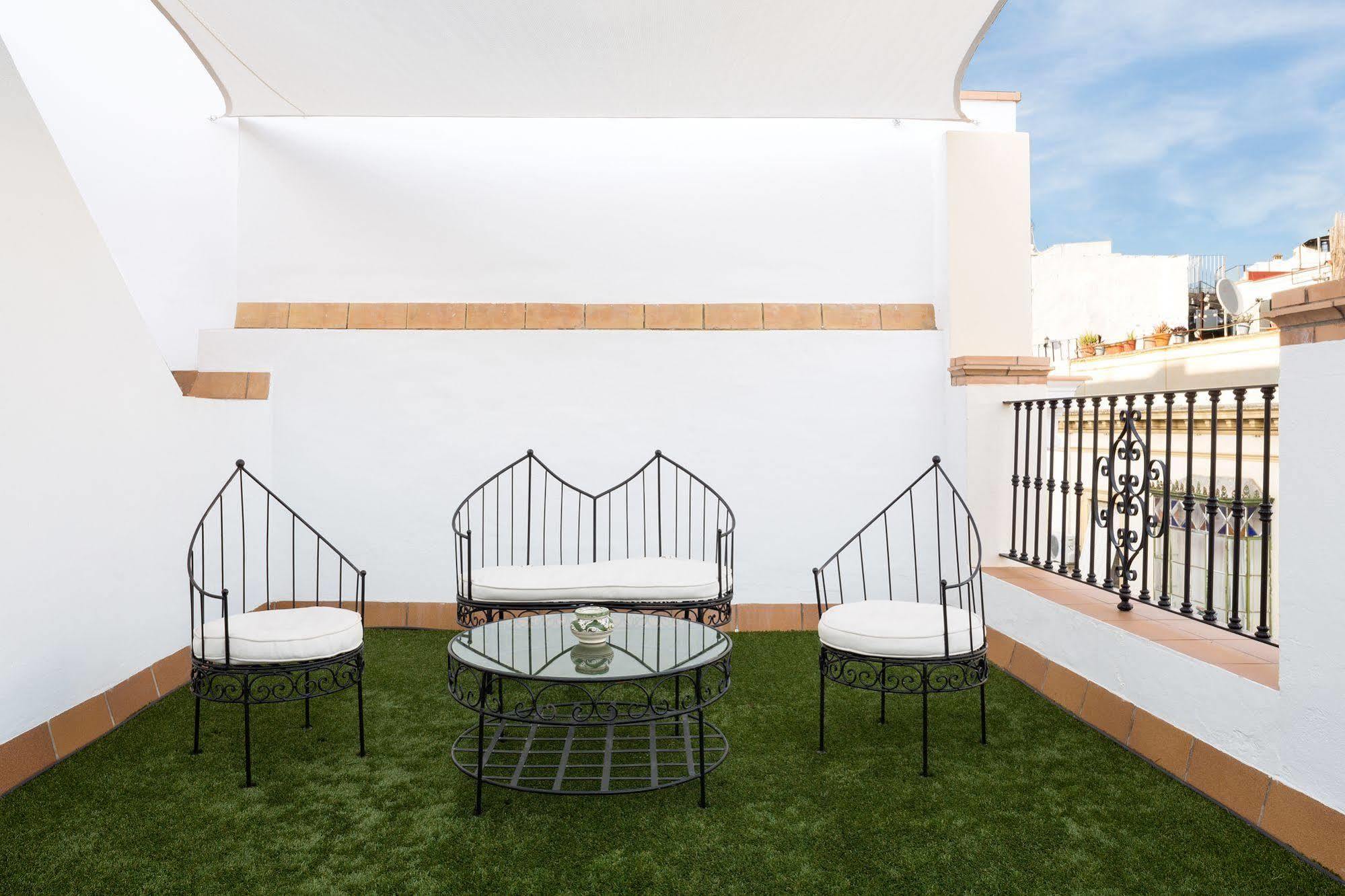 Puerta Catedral Studios Seville Exterior photo